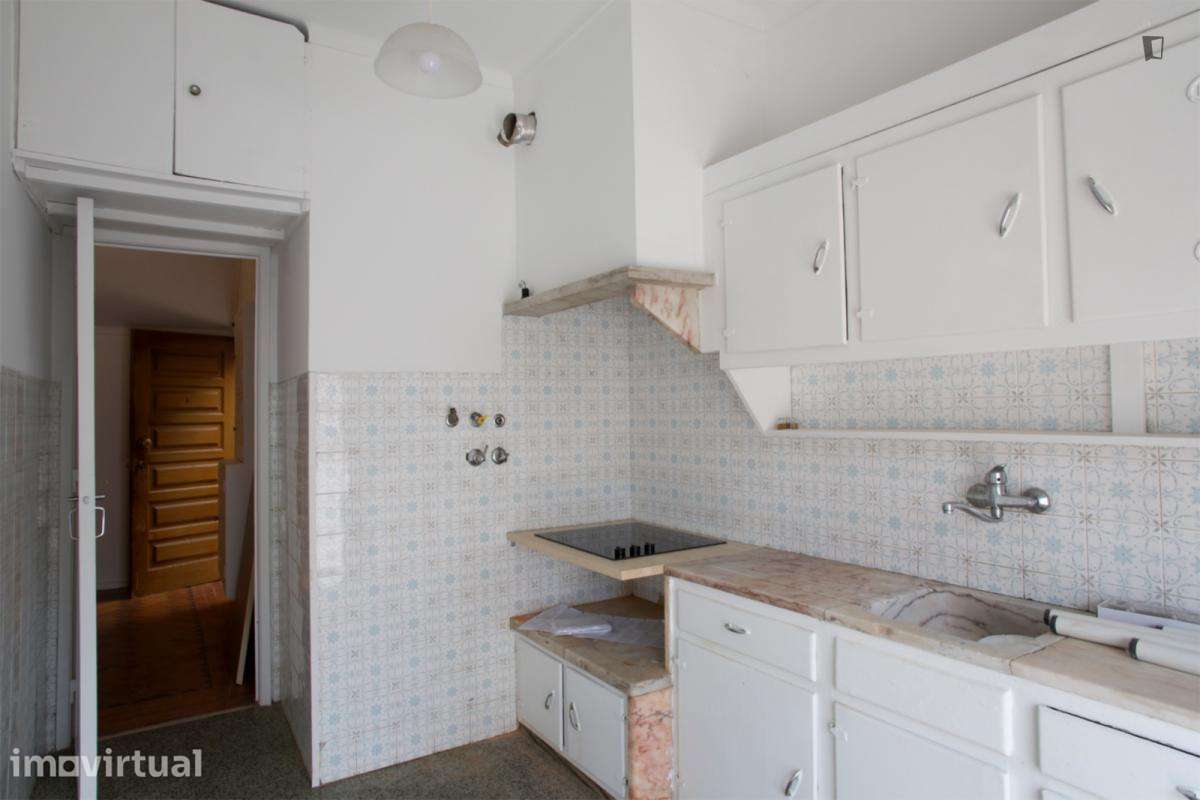 Apartamento com 1 quartos - localizado em Benfica Lisbon - Grande imagem: 5/14
