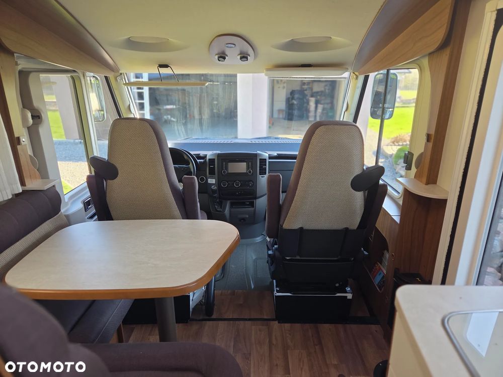 Mercedes-Benz Hymer - 20