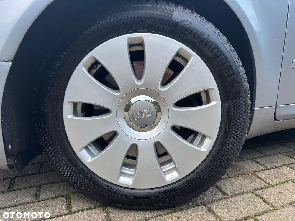 Audi A4 Limousine - 10