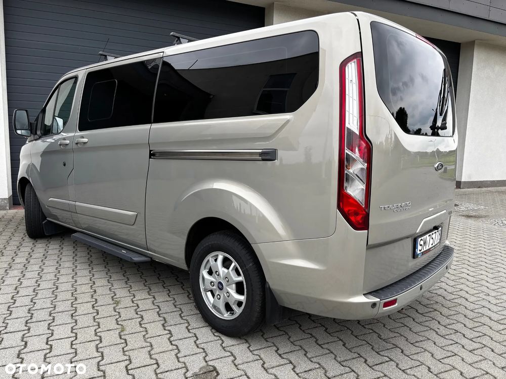 Ford Tourneo Custom 300 L2H1 VA Titanium - 19