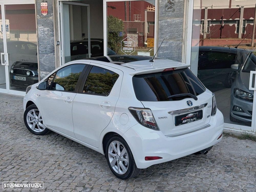 Toyota Yaris 1.5 HSD Comfort +P.Style+Navi - 13