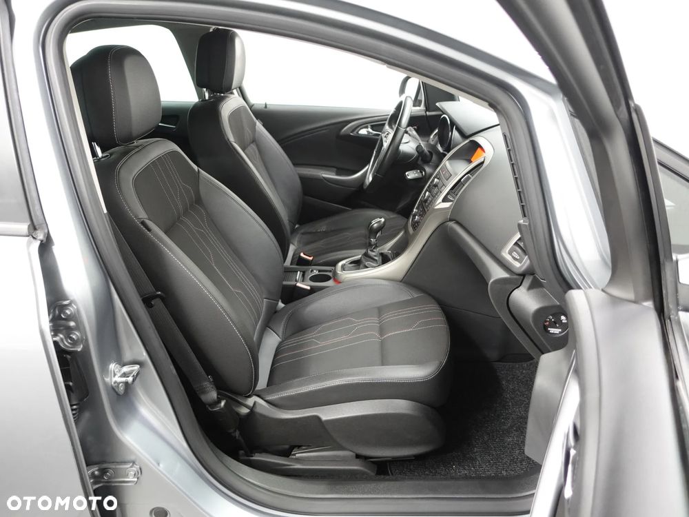 Opel Astra 1.4 Turbo 150 Jahre - 24