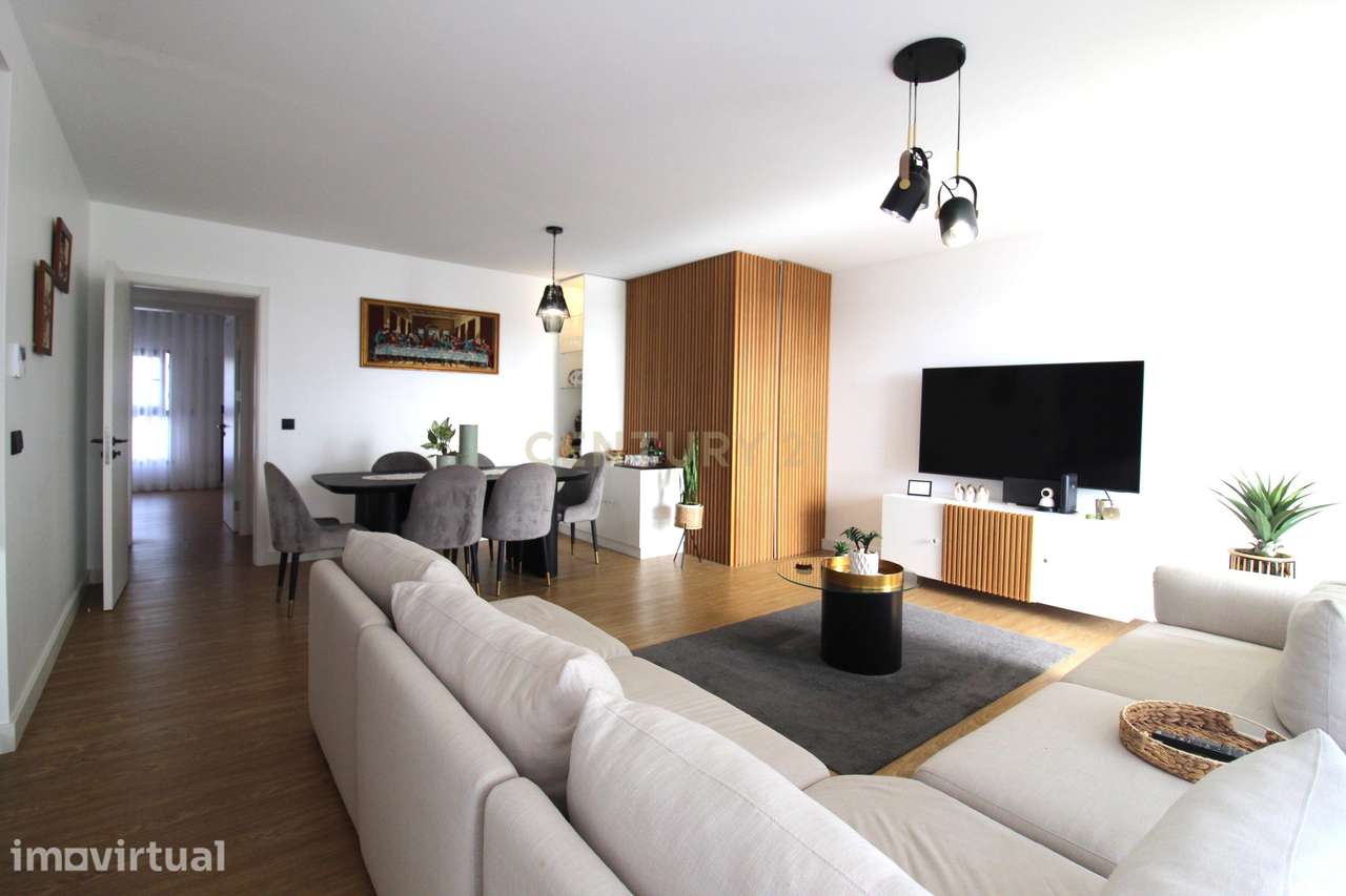 Apartamento T2 Exclusivo com Vista Mar e Localização Privilegiada - Grande imagem: 3/23