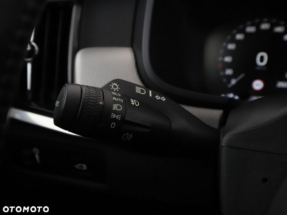 Volvo V90 Cross Country T5 AWD Pro - 34