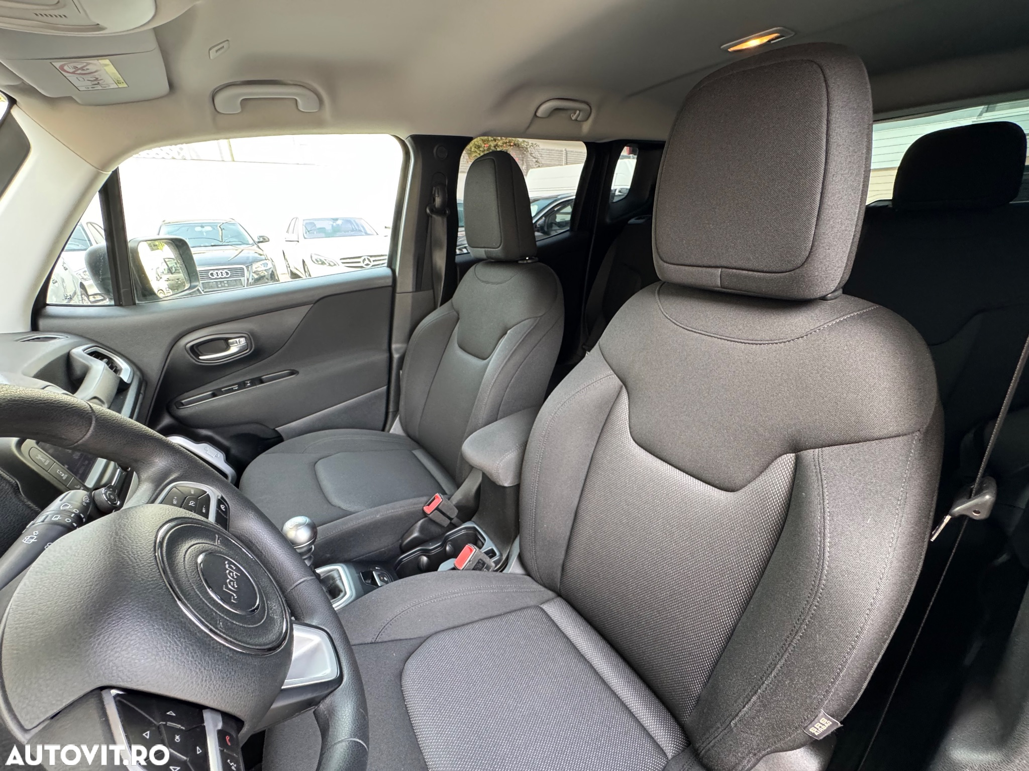 Jeep Renegade - 10