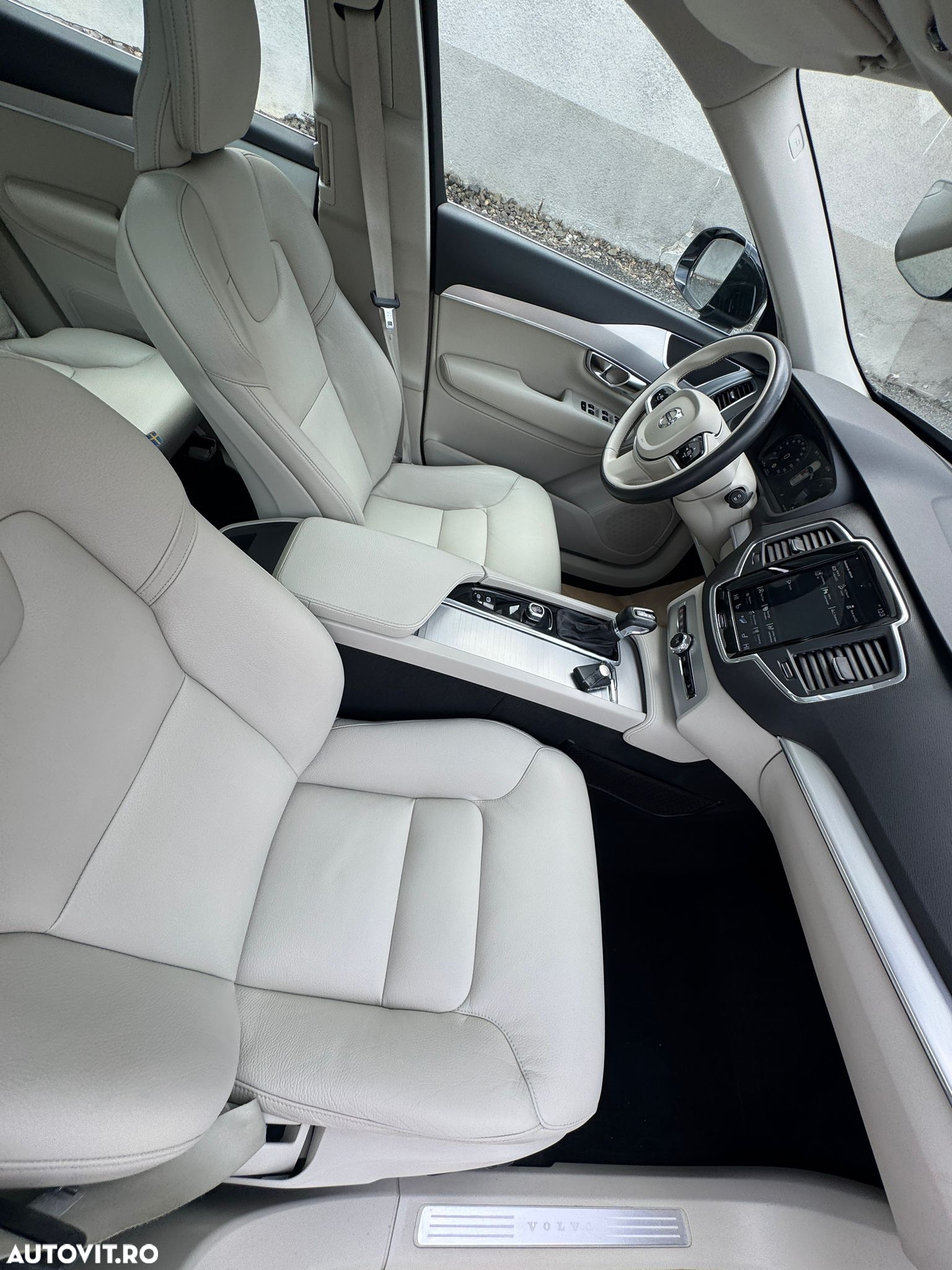 Volvo XC 90 - 8