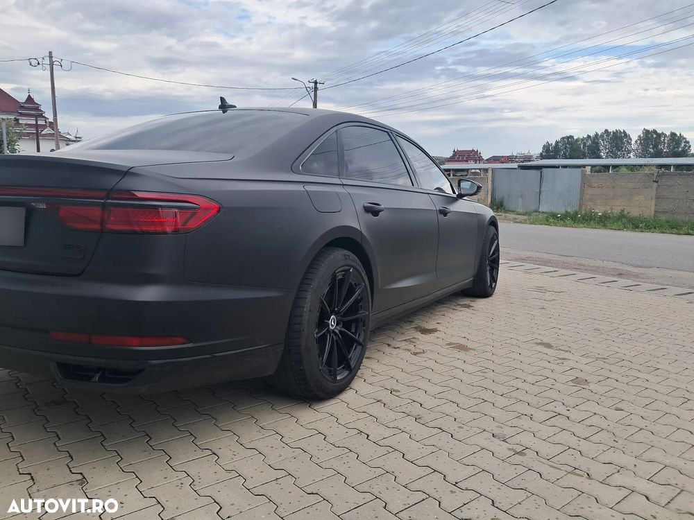 Audi A8 - 5