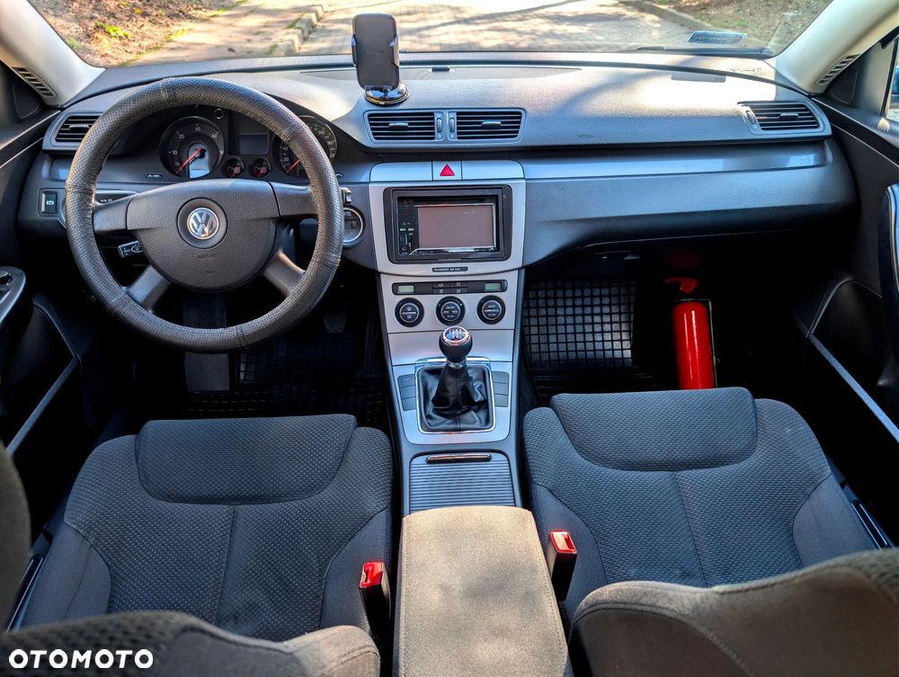 Volkswagen Passat 1.9 TDI Comfortline - 16