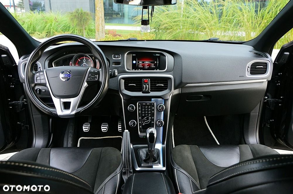 Volvo V40 D2 Drive-E R-Design Kinetic - 30