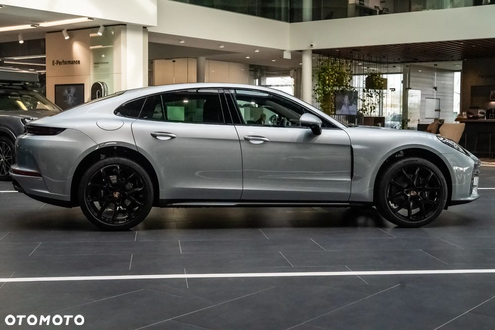 Porsche Panamera 4 - 8