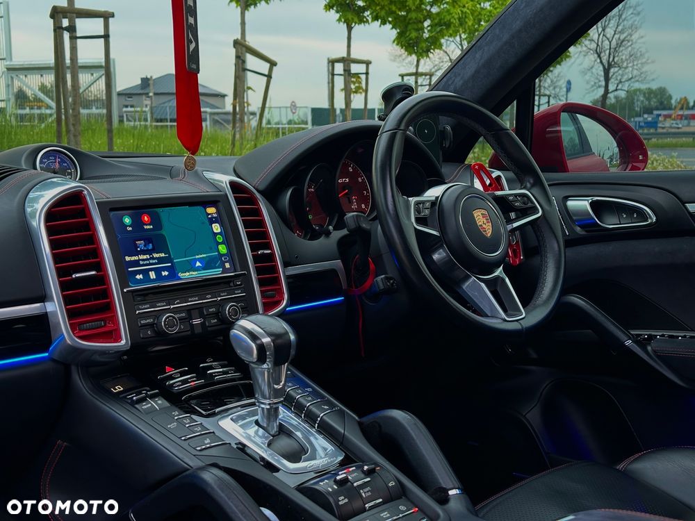 Porsche Cayenne GTS - 12