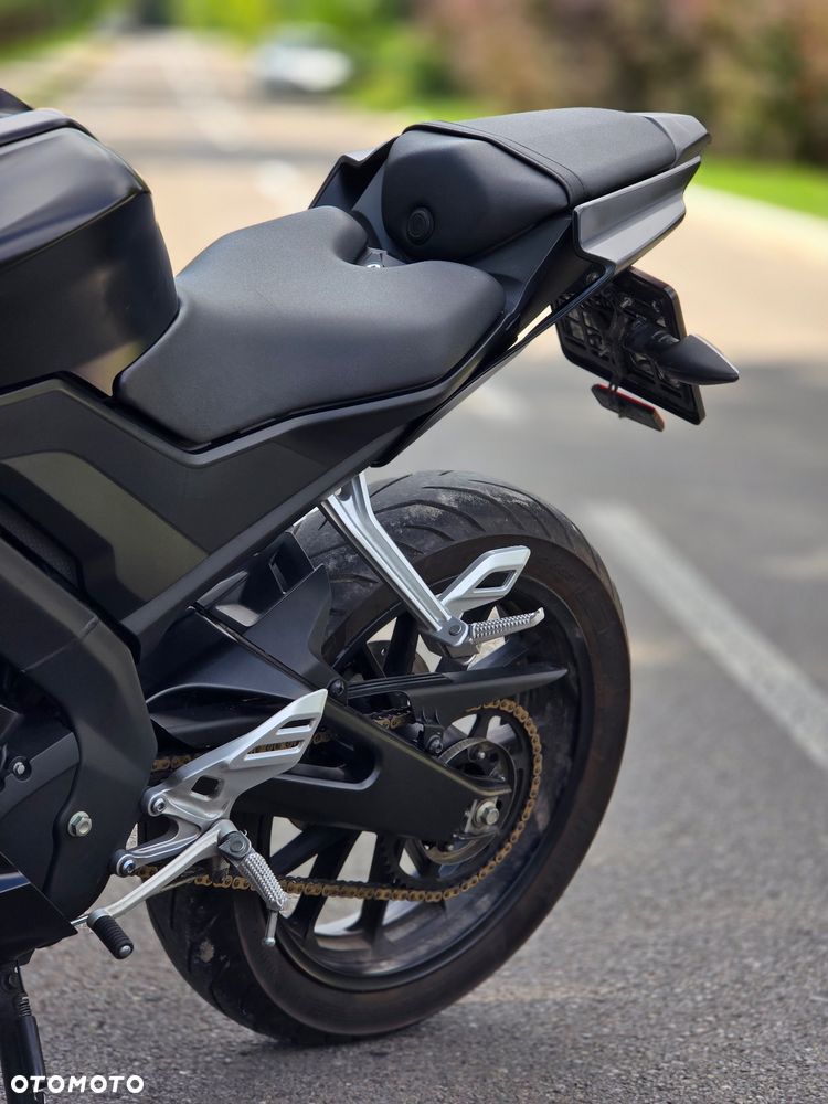 Yamaha YZF - 13