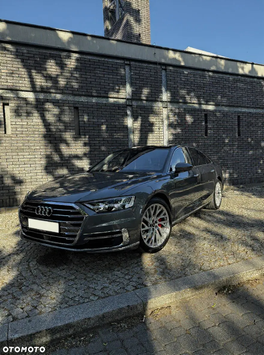 Audi A8 - 8