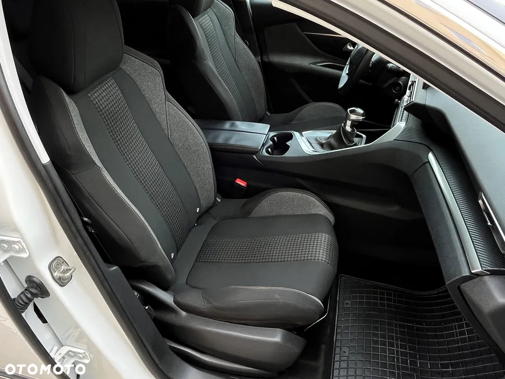 Peugeot 3008 1.2 PureTech Active - 17