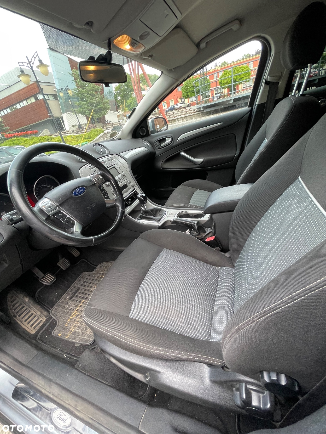 Ford Mondeo 2.0 TDCi Ambiente - 9