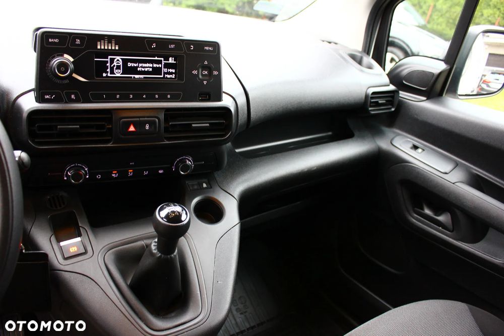 Toyota Proace City CHŁODNIA 1.5D-4D 102KM LONG L2 3 Osobowy - 27