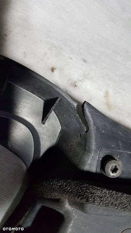 MOCOWANIE GŁOŚNIKA DRZWI LH DAF CF EURO 6 - 3