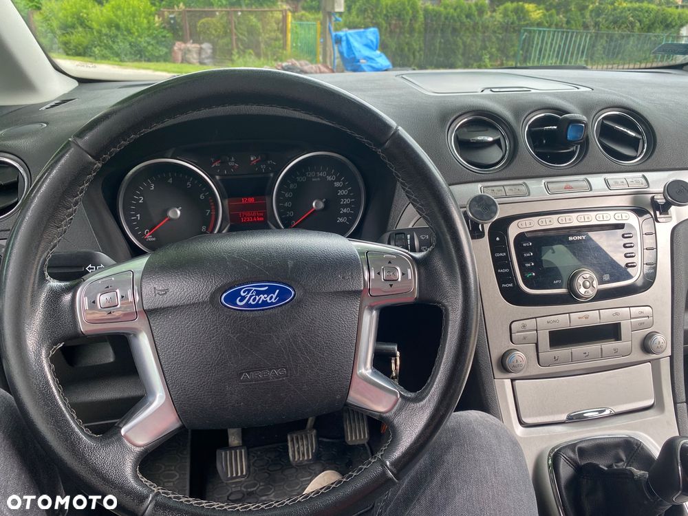 Ford Galaxy 2.0 Ghia - 3