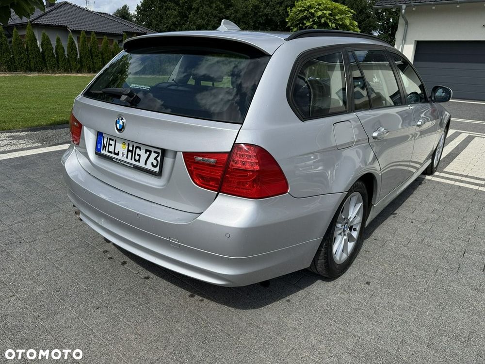 BMW Seria 3 318d - 4