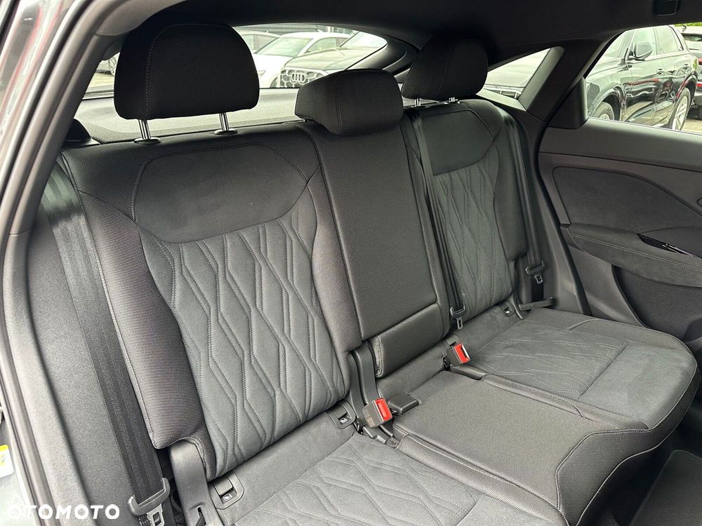 Audi Q3 Sportback - 22
