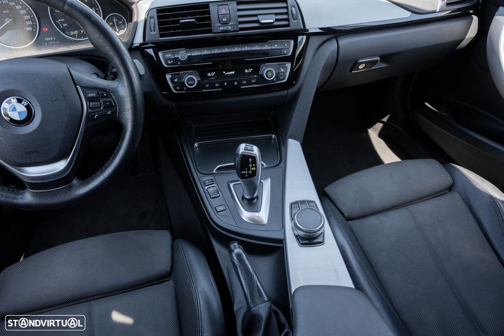 BMW 320 d Touring Line Luxury Auto - 15