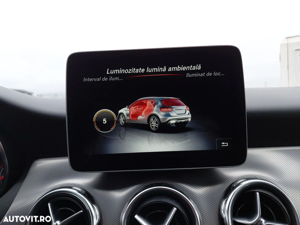 Mercedes-Benz GLA 200 d Aut. - 27