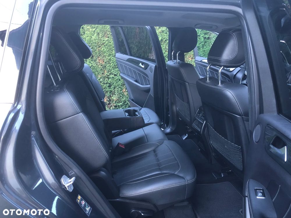 Mercedes-Benz GL 400 4Matic 7G-TRONIC - 35