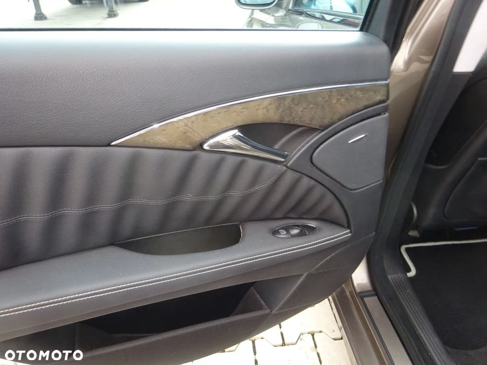 Mercedes-Benz Klasa E 280 CDI 4Matic Automatik Avantgarde DPF - 18