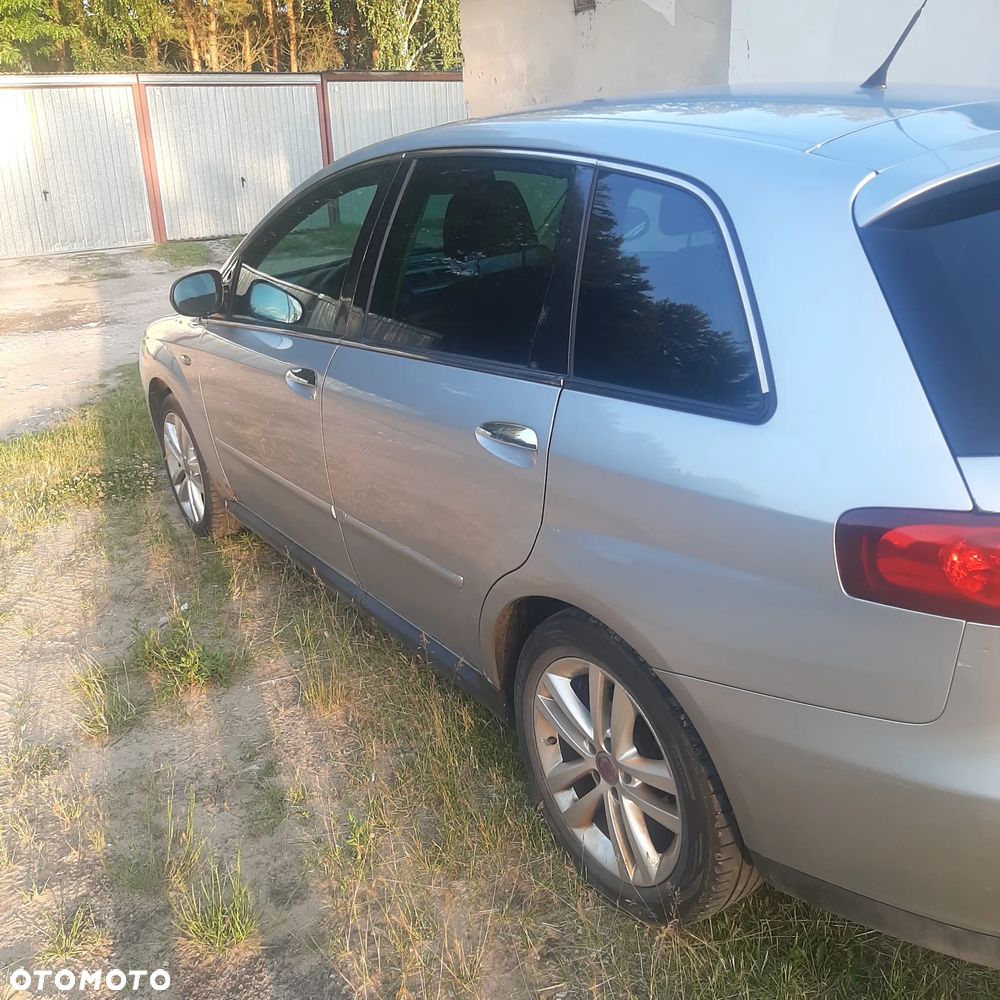Fiat Croma 1.9 JTD Emotion - 5