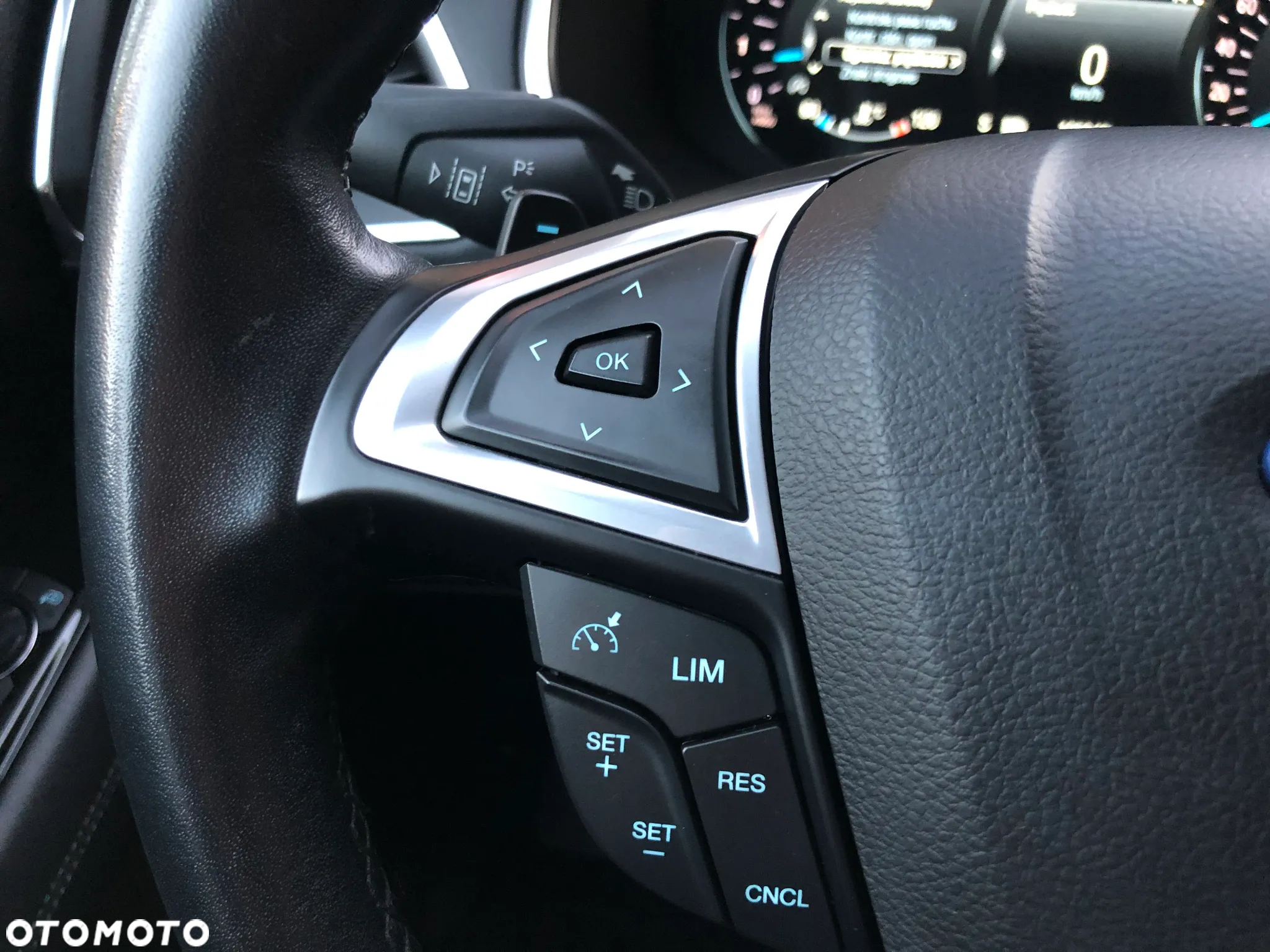 Ford S-Max - 32