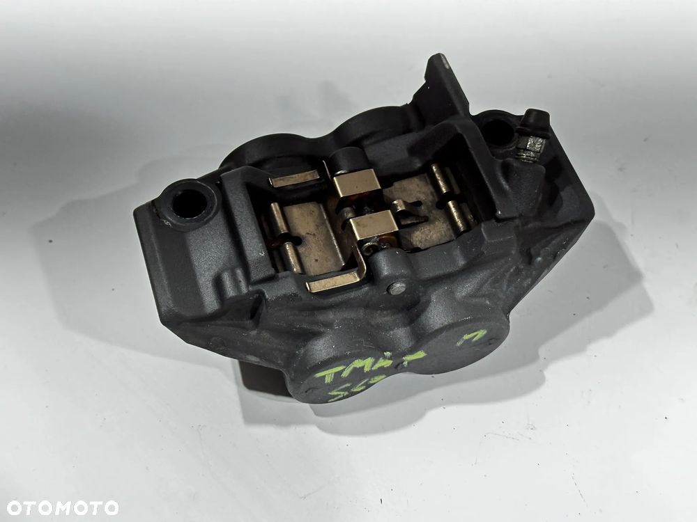 Zacisk hamulca przód Yamaha T-Max 560 530 20-23r - 4