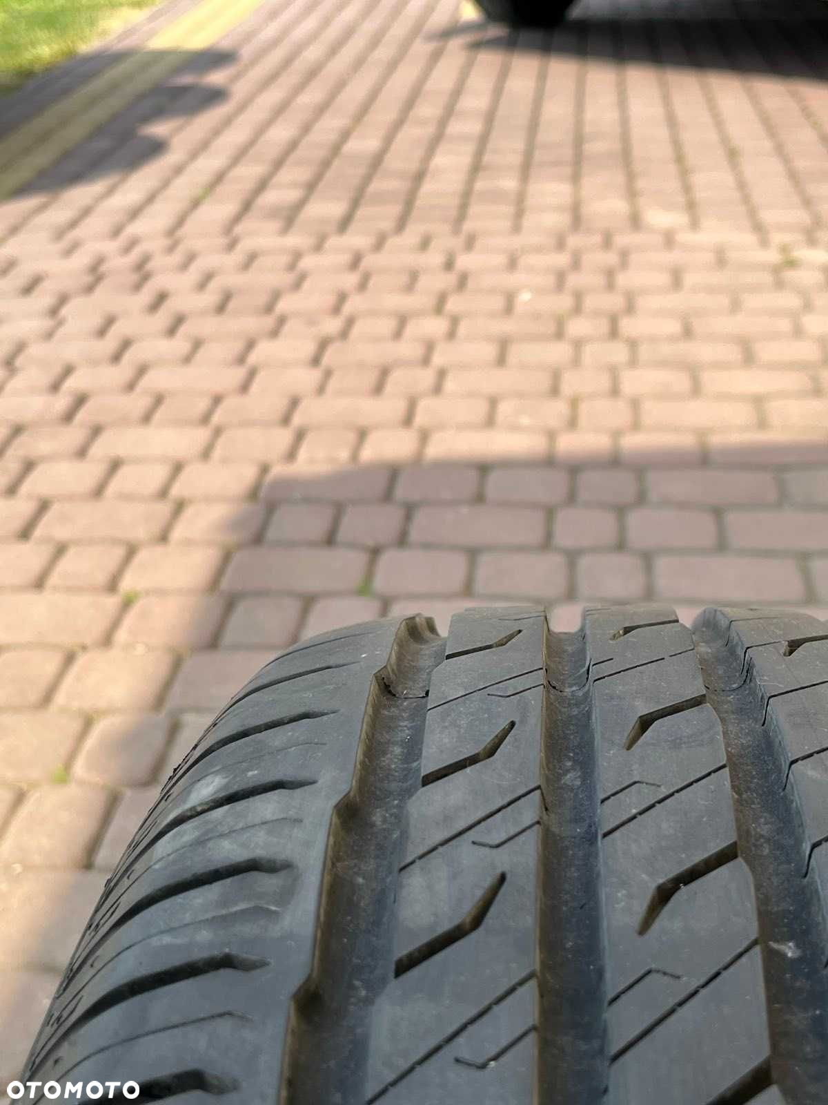 Opony Semperit Speed-Life 3  225/60/17 99V FR  4x8mm ROK 2023 - 4