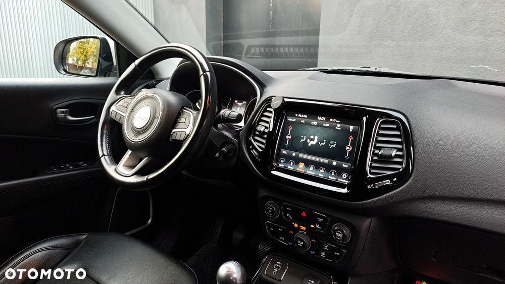 Jeep Compass - 36