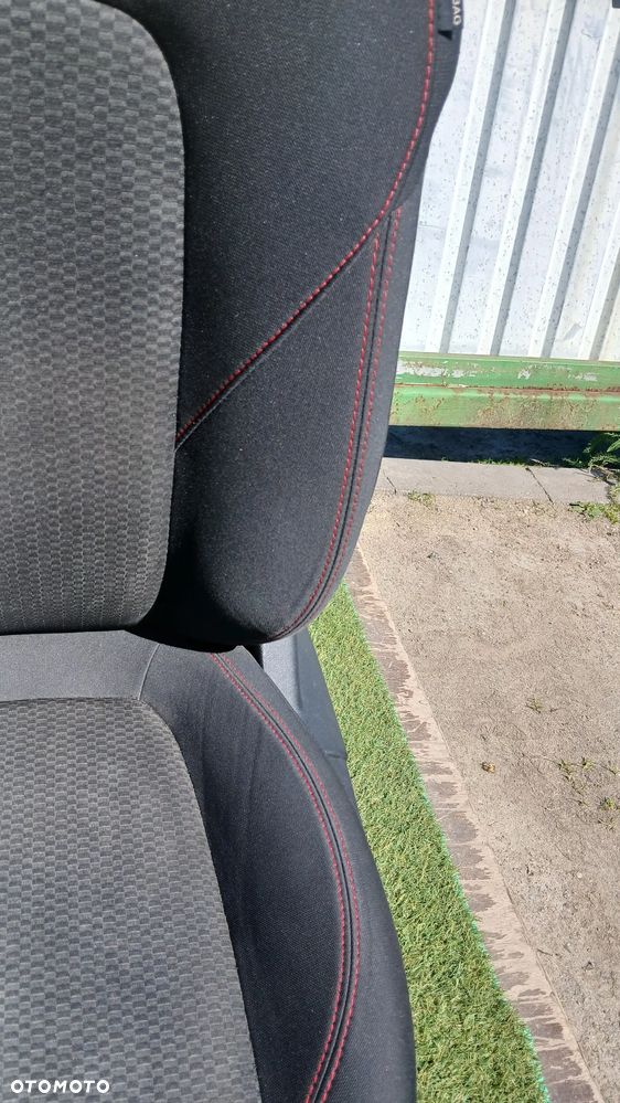 Ford Fiesta mk8 st-line fotele kanapa wnetrze - 5