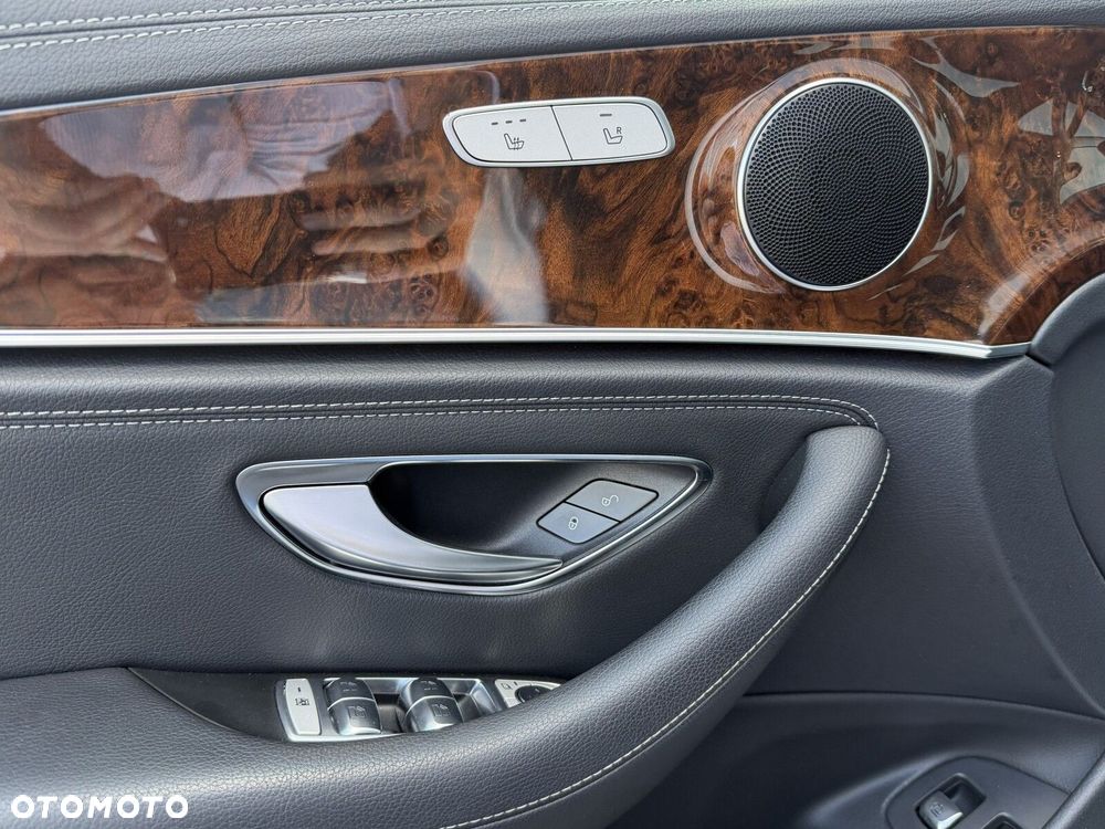 Mercedes-Benz Klasa E 220 d Exclusive - 31