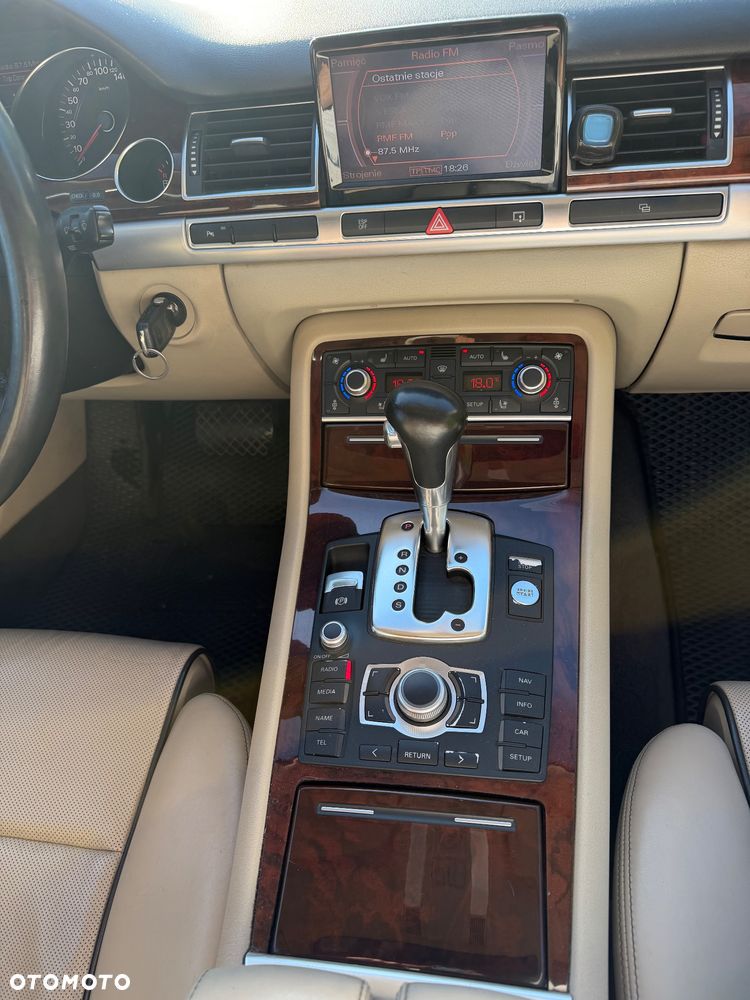 Audi A8 4.2 FSI Quattro - 12
