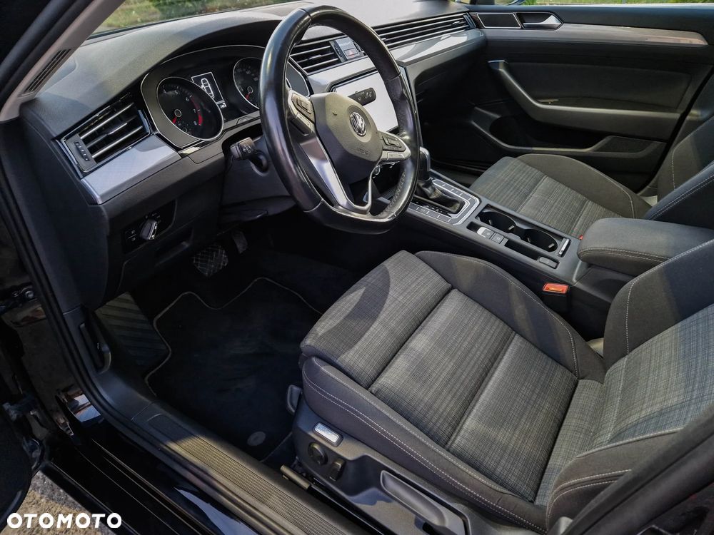 Volkswagen Passat 2.0 TSI Business DSG - 7