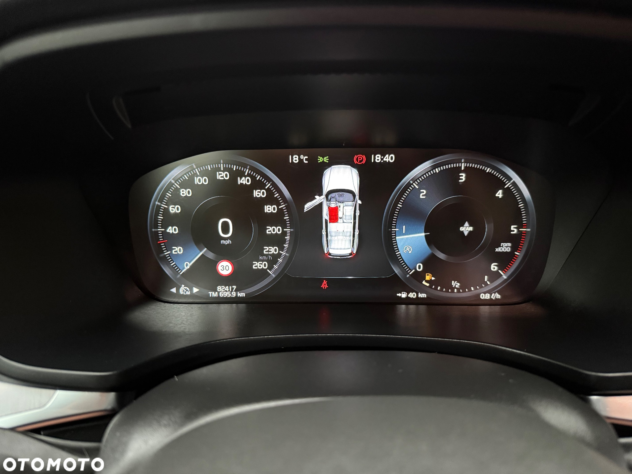 Volvo V60 D4 R-Design - 11