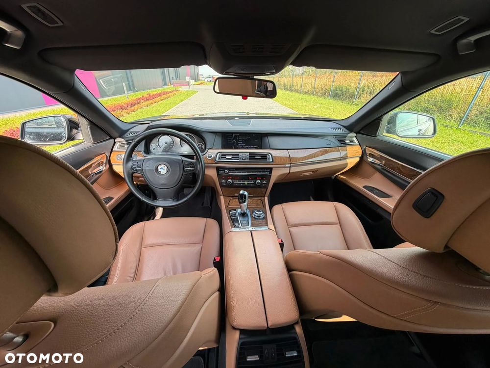 BMW Seria 7 - 30