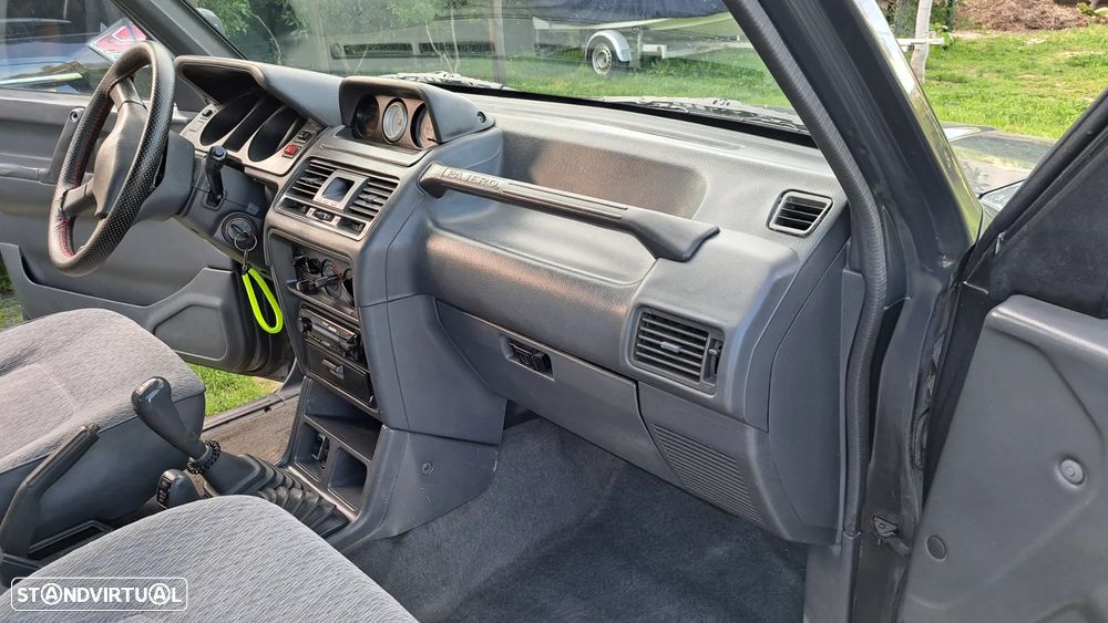 Mitsubishi Pajero 2.5 TDi GLX - 5