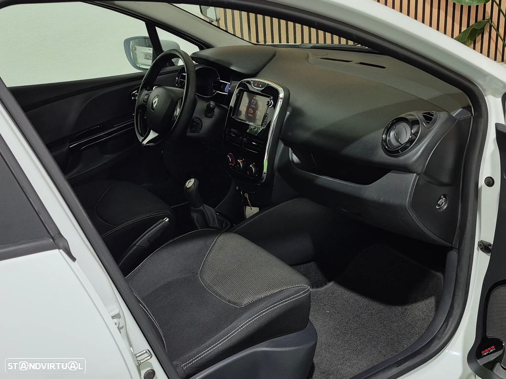 Renault Clio Sport Tourer 0.9 TCE Dynamique S - 12