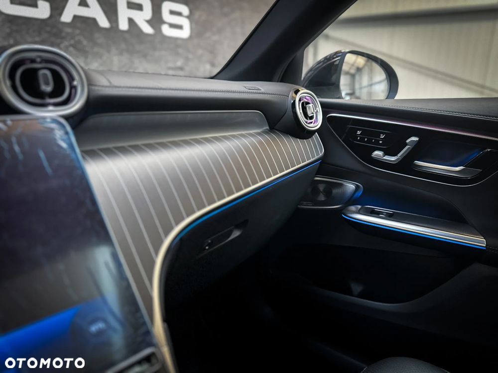 Mercedes-Benz GLC - 27