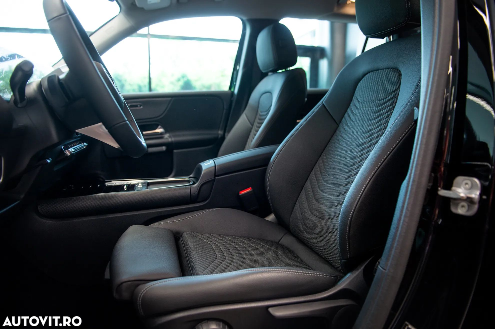 Mercedes-Benz GLB 200 7G-DCT - 13