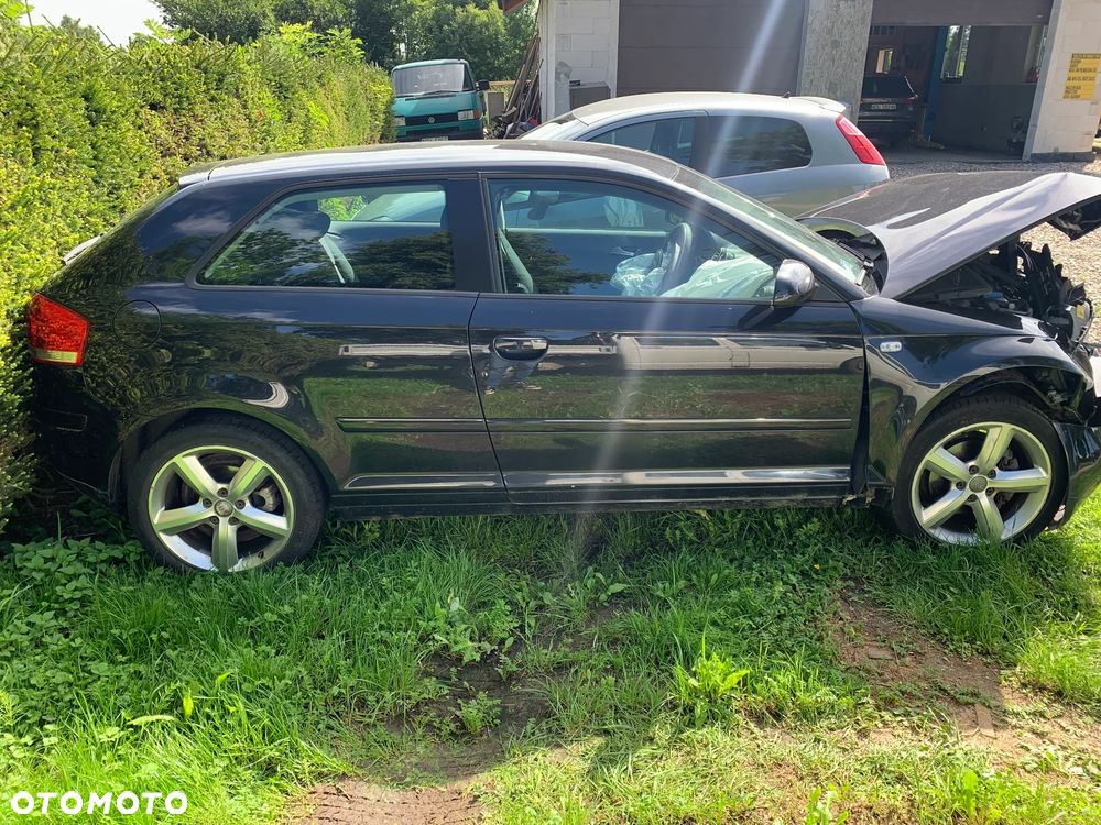 Audi A3 3-drzwiowe 1.6 Ambiente - 1