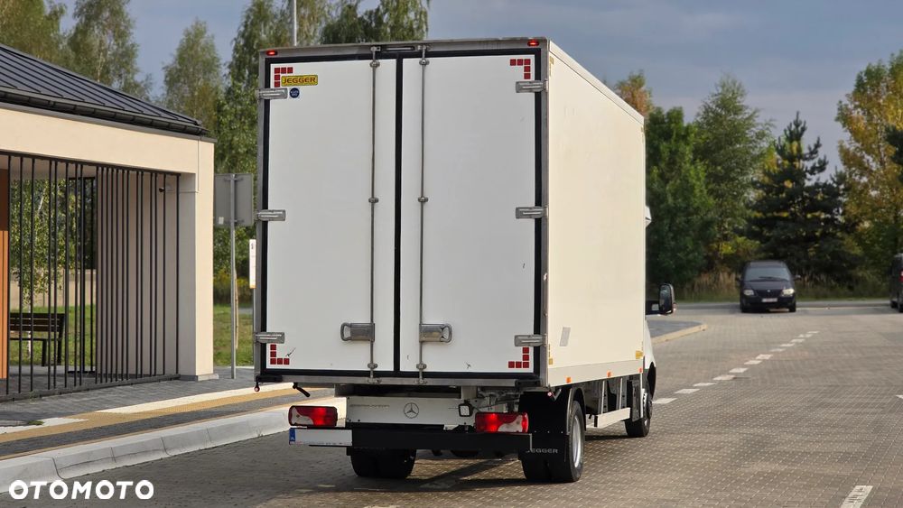 Mercedes-Benz SPRINTER 519 CDI 907❗❗3.0 190 KM / FULL OPCJA / AUTOMAT 9G-TRONIC / FULL LED / KONTENER 10EP  / PLANDEKA 10EP / DRZWI Z TYŁU / BLIŹNIAKI / XENON / RAMA / ZABUDOWA JEGGER / PODUSZKI PNEUMATYCZNE / SYPIALKA / SALON POLSKA ❗❗ - 19