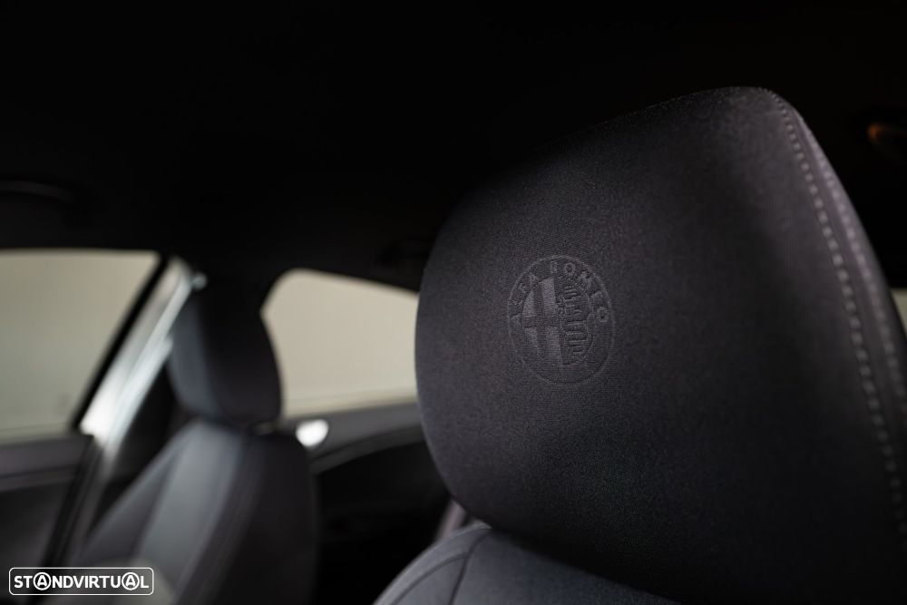 Alfa Romeo Giulietta 1.6 JTDm Exclusive - 15