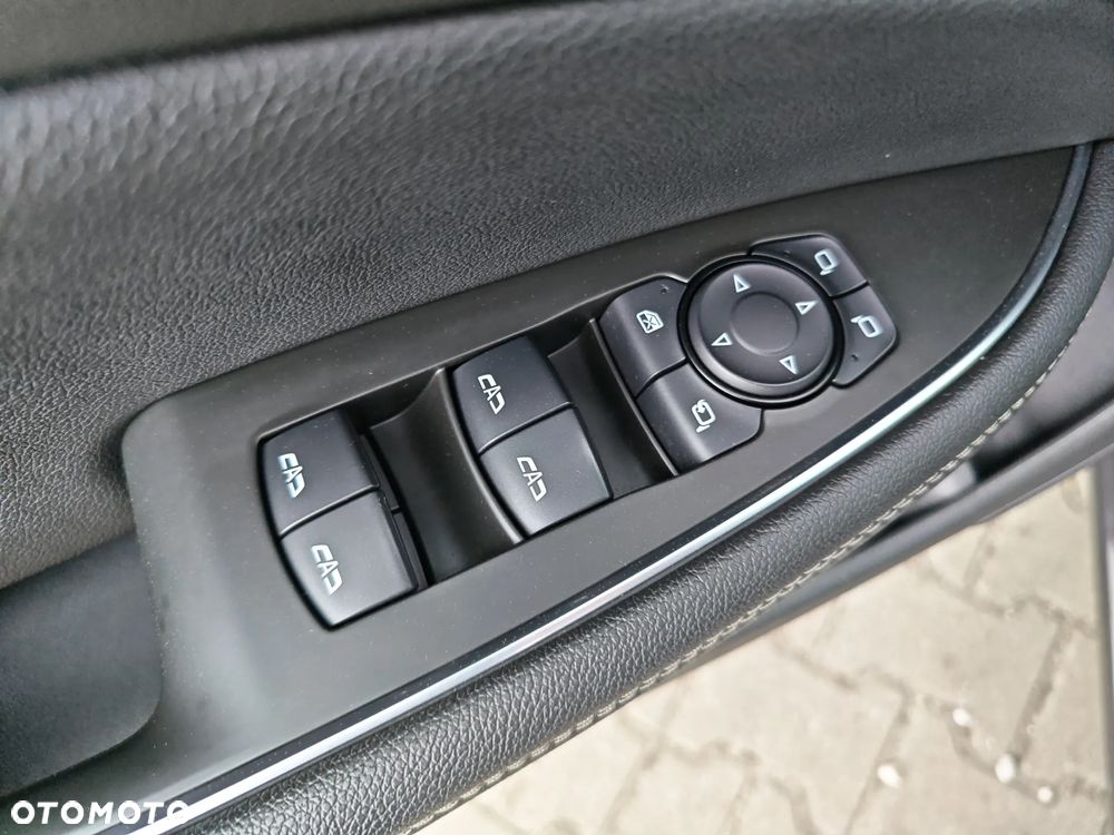 Opel Insignia 2.0 CDTI Elegance S&S - 18