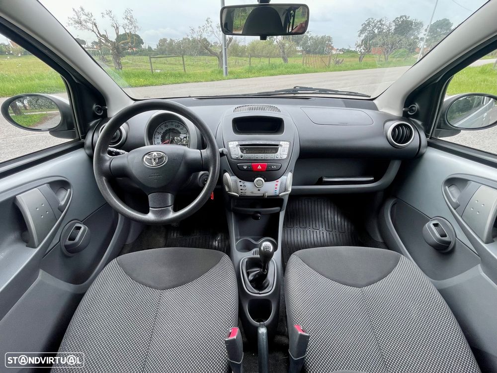 Toyota Aygo 1.0 + AC - 10
