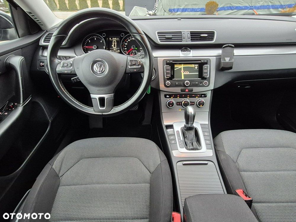 Volkswagen Passat - 38