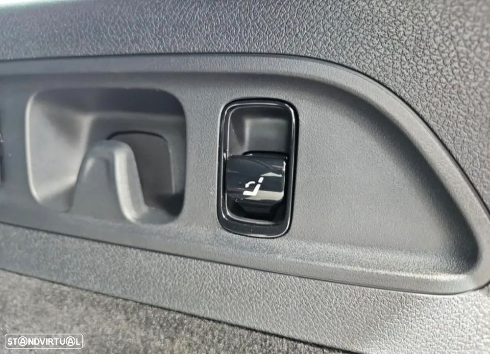 Mercedes-Benz E 300 de 4Matic All-Terrain - 12